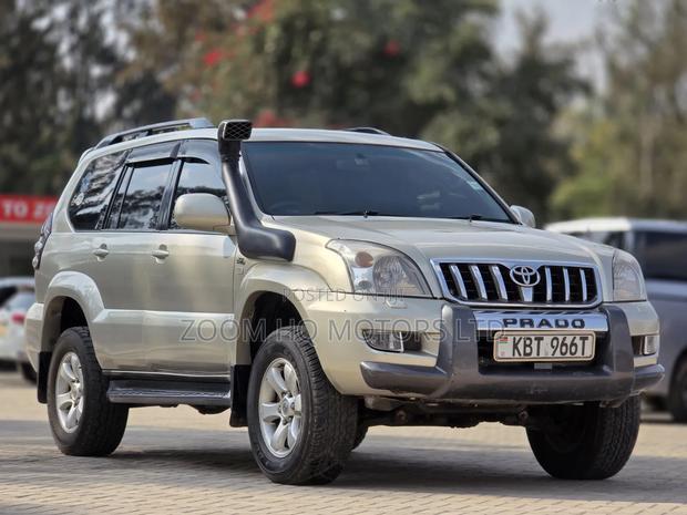 Toyota Land Cruiser 2005 Gold