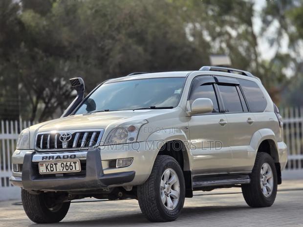 Toyota Land Cruiser 2005 Gold