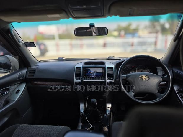 Toyota Land Cruiser 2005 Gold