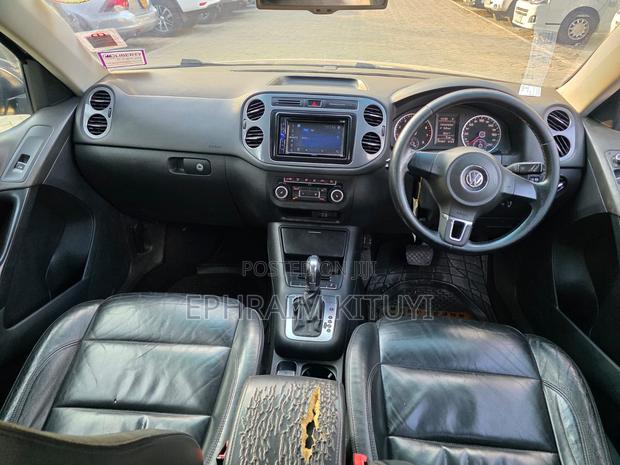 Volkswagen Tiguan 2010 Blue
