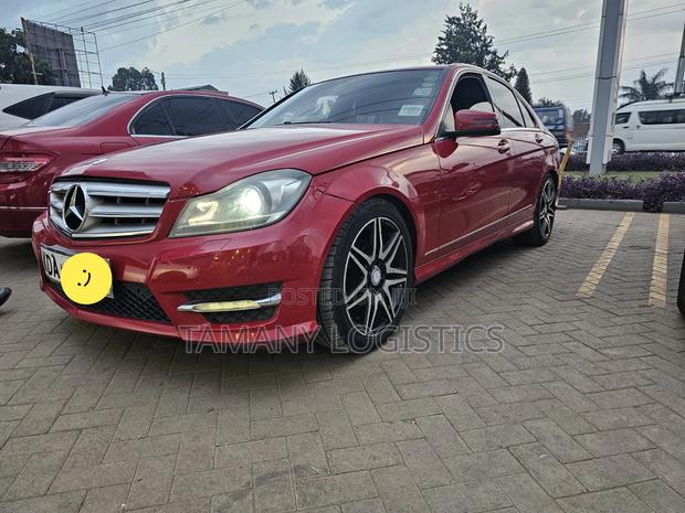 Mercedes-Benz C180 2014 Red