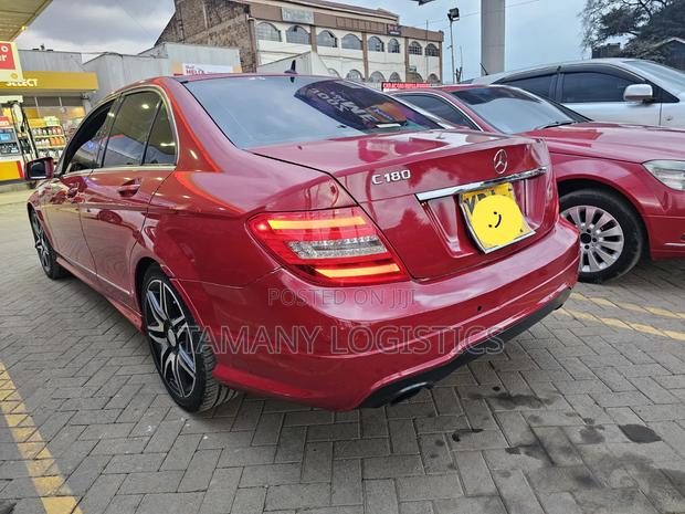 Mercedes-Benz C180 2014 Red
