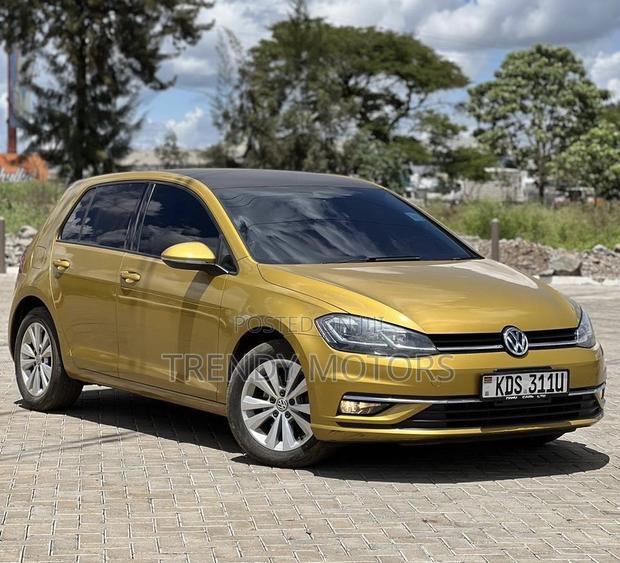 Volkswagen Golf 2017 Gold
