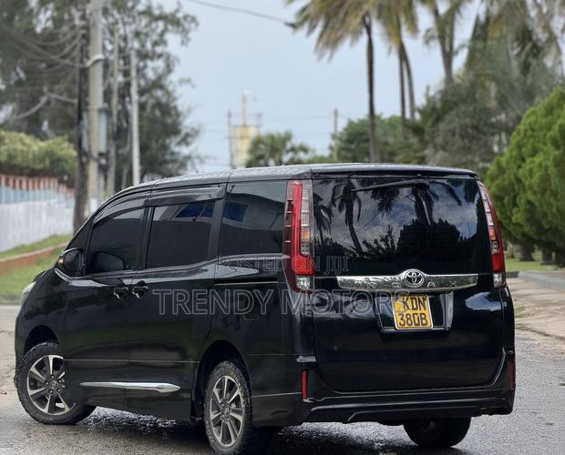 Toyota Noah 2016 Black
