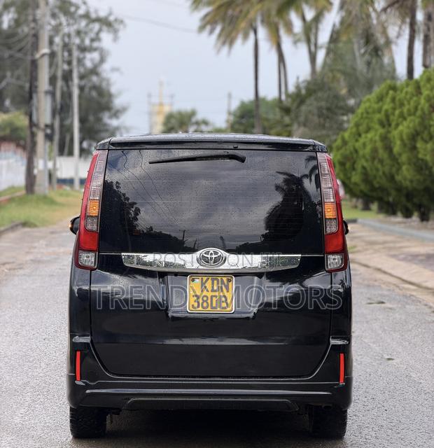 Toyota Noah 2016 Black