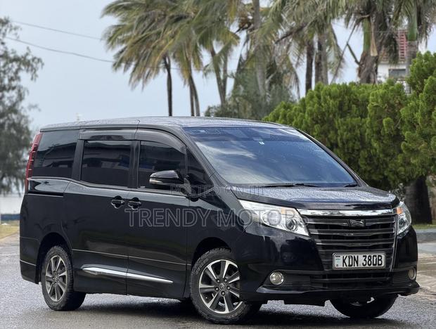 Toyota Noah 2016 Black