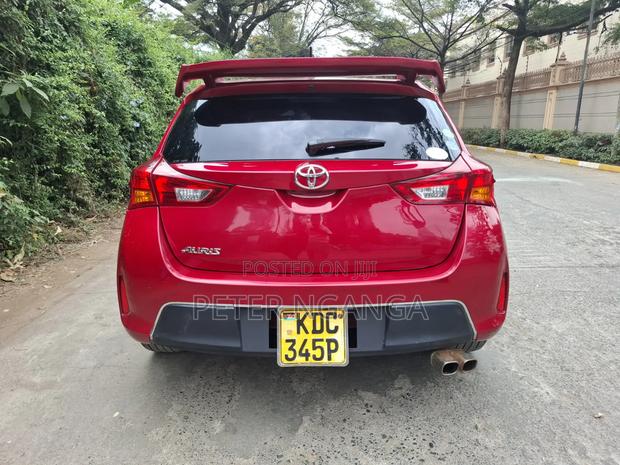 Toyota Auris 2014 Red