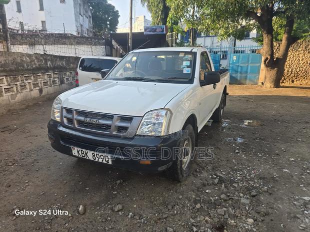 Isuzu D-MAX 2008 White