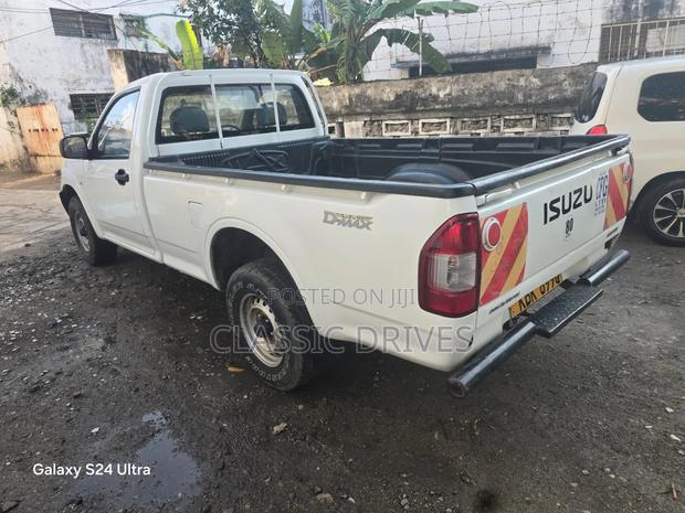 Isuzu D-MAX 2008 White