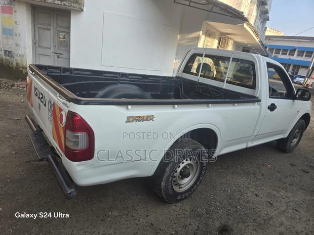Isuzu D-MAX 2008 White