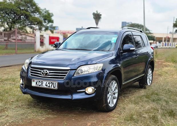 Toyota Avanza 2011 Blue