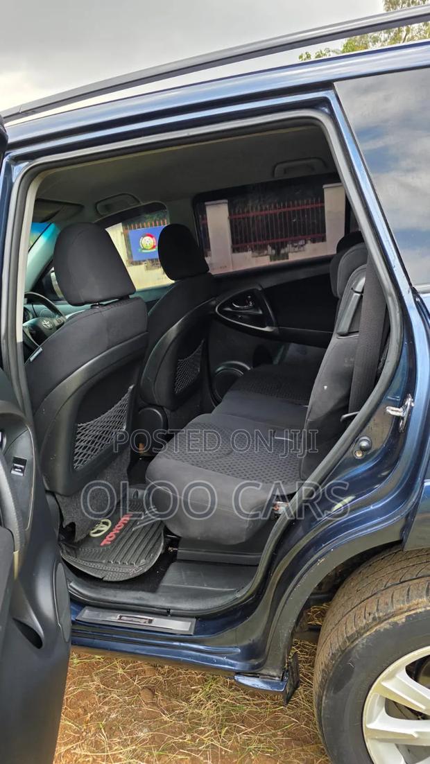 Toyota Avanza 2011 Blue