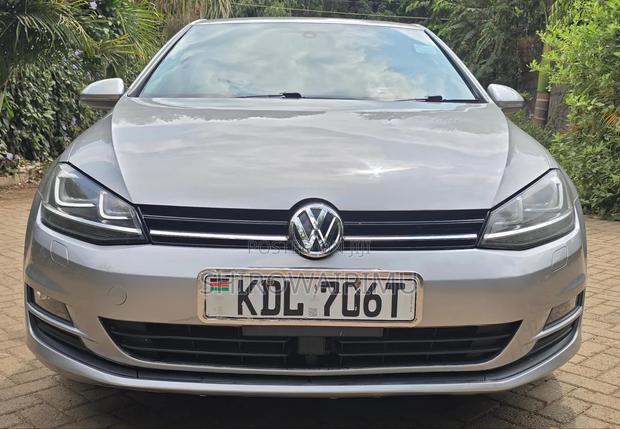 Volkswagen Golf 2016 Beige