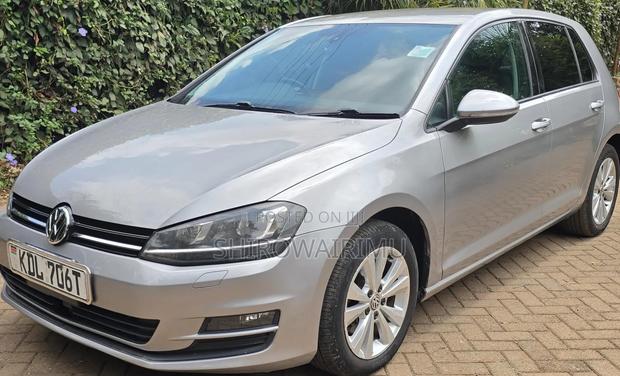 Volkswagen Golf 2016 Beige