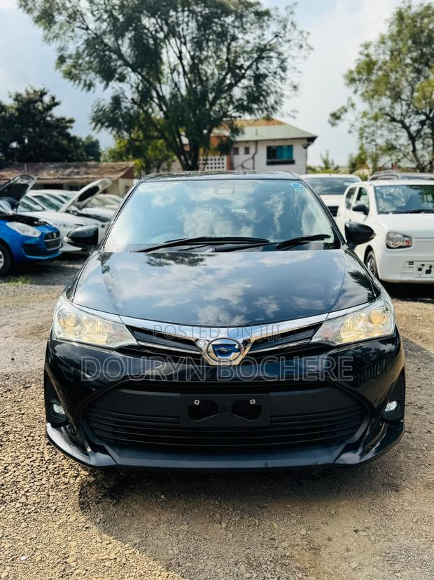 Toyota Corolla Fielder 1.5 Hybrid FWD 2020 Black