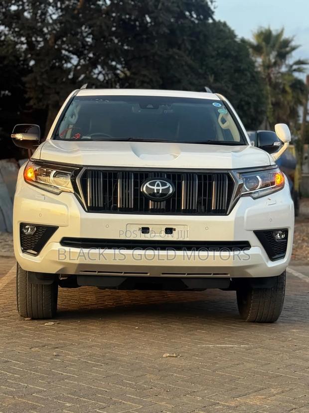 Toyota Land Cruiser Prado 2021 White