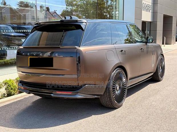 Land Rover Range Rover 2023 Brown