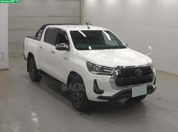 Toyota Hilux 2020 White