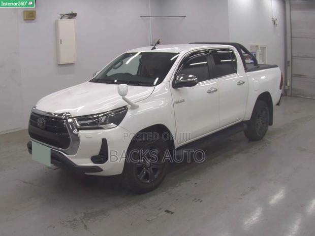 Toyota Hilux 2020 White