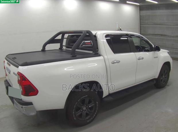 Toyota Hilux 2020 White