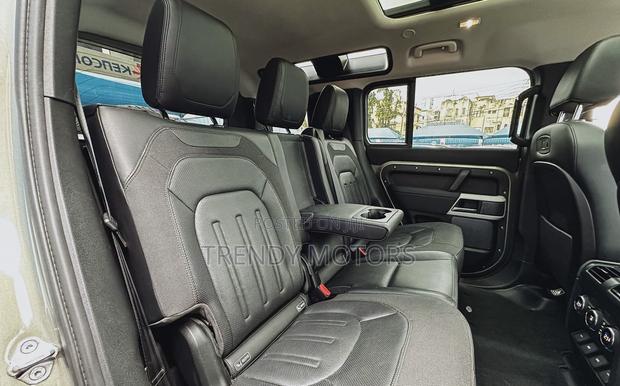 Land Rover Defender 2022 Green