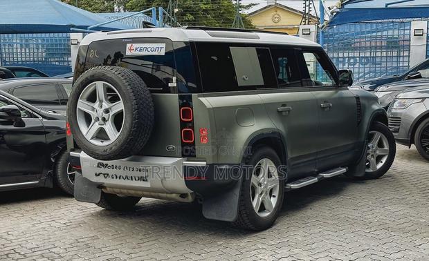 Land Rover Defender 2022 Green
