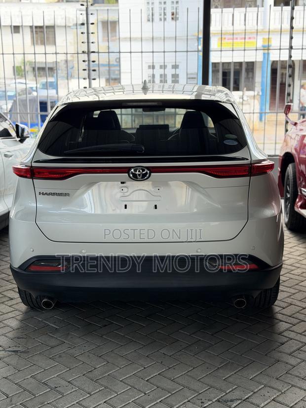 Toyota Harrier 2021 White