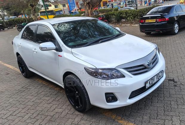 Toyota Corolla 2013 White