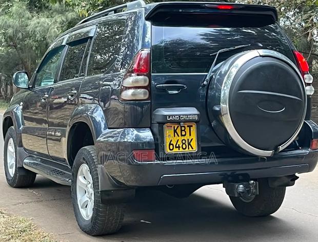 Toyota Land Cruiser Prado 2005 Blue