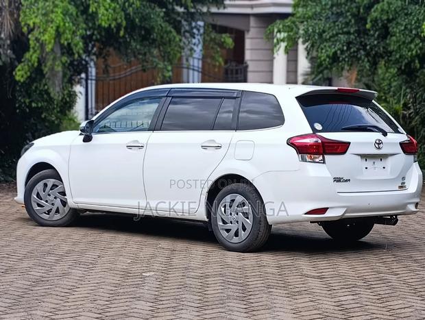 Toyota Corolla Fielder 2019 White
