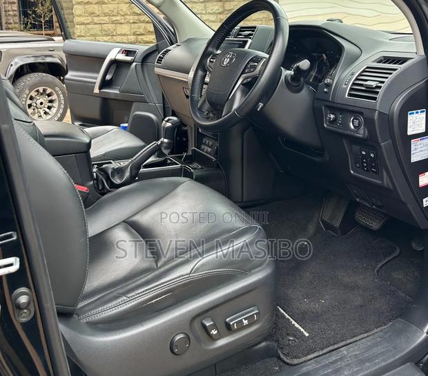 Toyota Land Cruiser Prado 2.8 2021 Black
