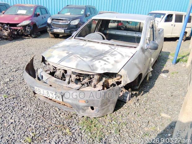 Nissan NP200 2009 Silver