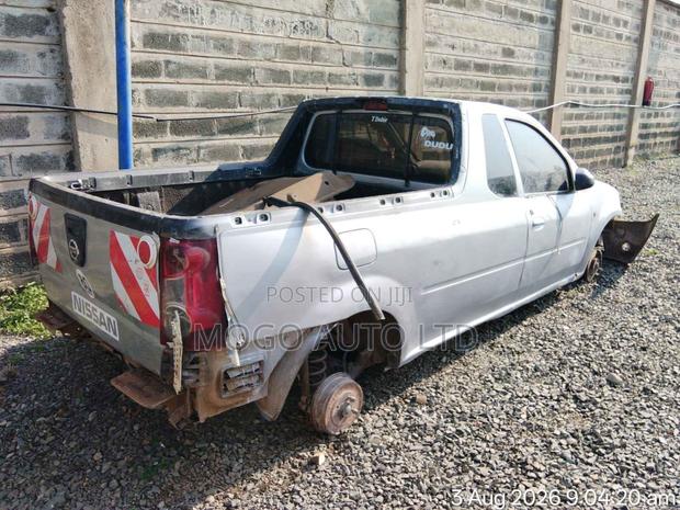 Nissan NP200 2009 Silver