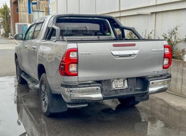 Toyota Hilux Revo Double Cab Deisel 2.4 AWD 2021 Silver