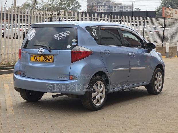 Toyota Ractis 2011