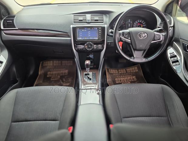 Toyota Premio 2020 Silver
