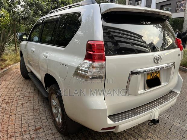 Toyota Land Cruiser Prado 4.0 Petrol TX 2011 Pearl