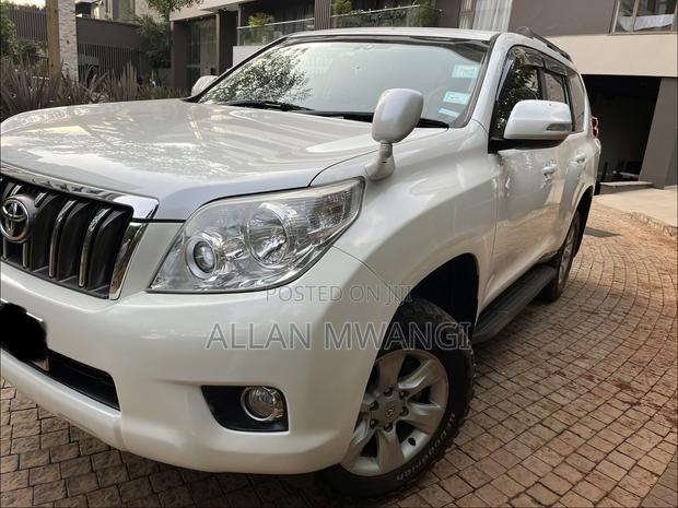 Toyota Land Cruiser Prado 4.0 Petrol TX 2011 Pearl