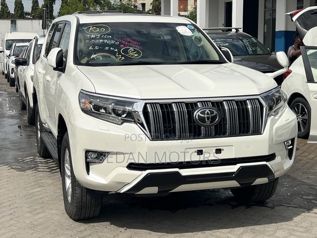 Toyota Land Cruiser Prado 2019 Off white