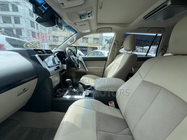Toyota Land Cruiser Prado 2019 Off white