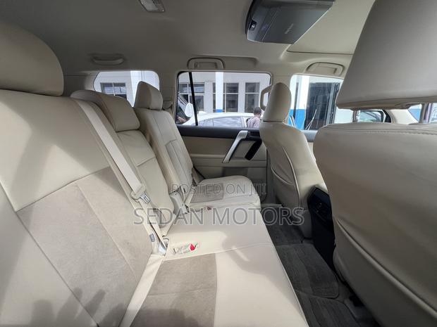 Toyota Land Cruiser Prado 2019 Off white