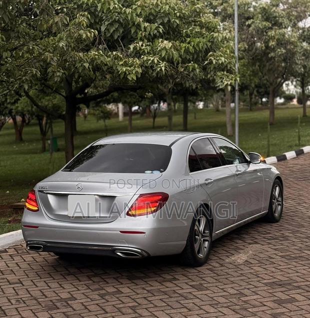 Mercedes-Benz E200 2018 Silver
