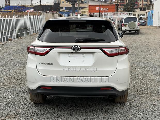 Toyota Harrier 2.0 2019 White