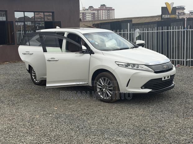 Toyota Harrier 2.0 2019 White