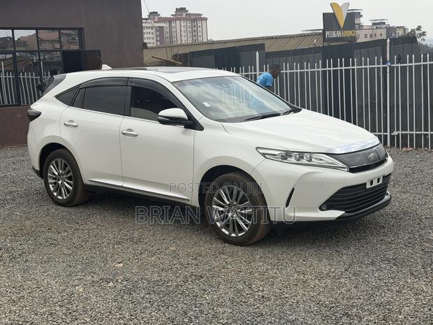 Toyota Harrier 2.0 2019 White