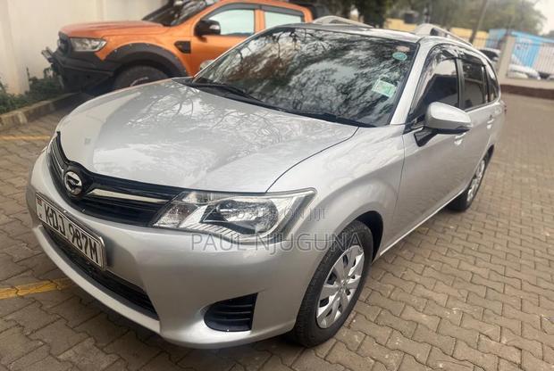 Toyota Corolla Fielder 2015 Silver