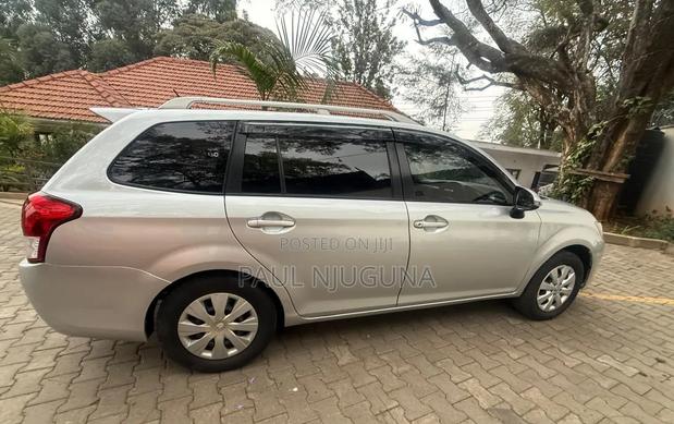 Toyota Corolla Fielder 2015 Silver