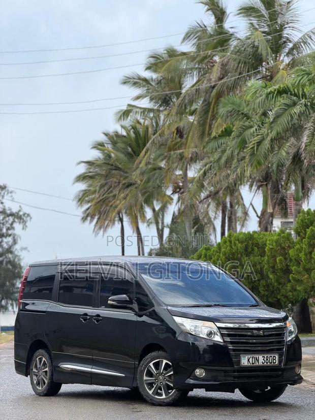 Toyota Noah 2017 Black