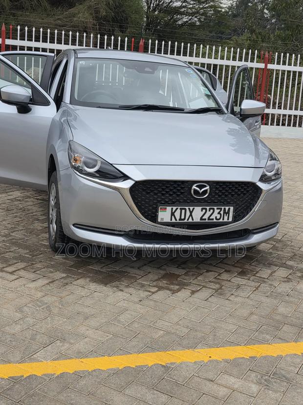 Mazda 2 2019 Silver