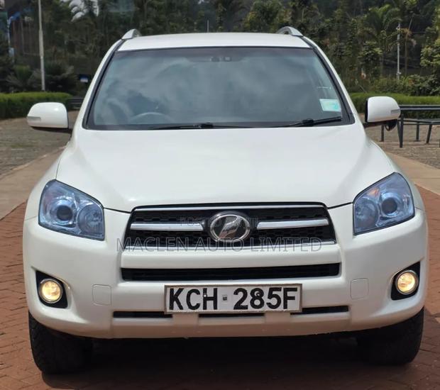 Toyota RAV4 2011 White